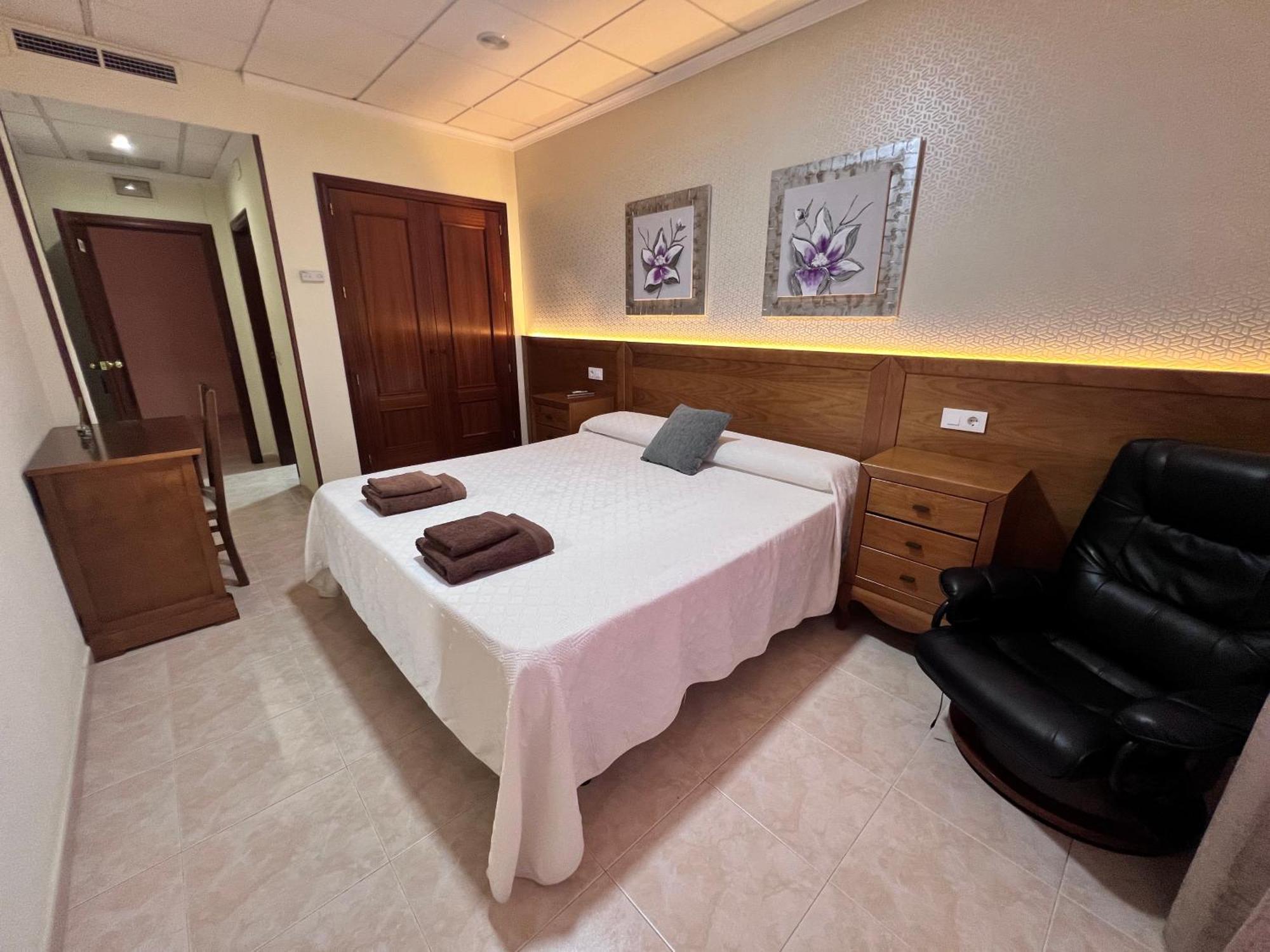 Hotel Don Juan Puente de Génave Eksteriør billede