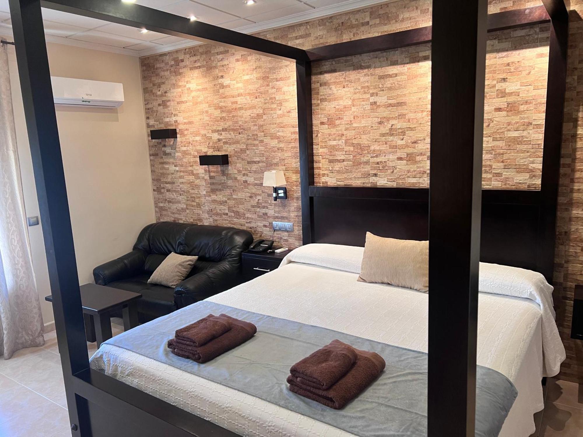 Hotel Don Juan Puente de Génave Eksteriør billede